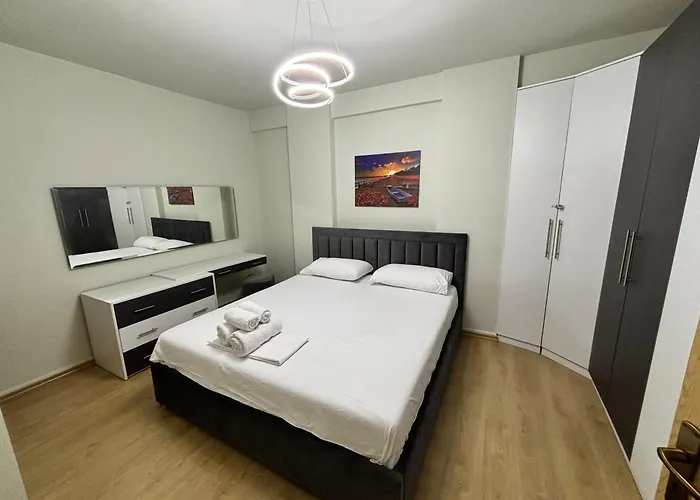 Edi's * تيرانا